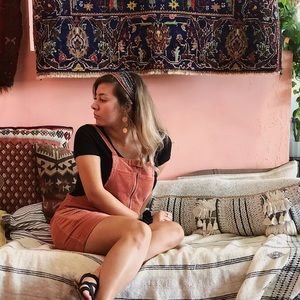 Meet your Posher, Yvette